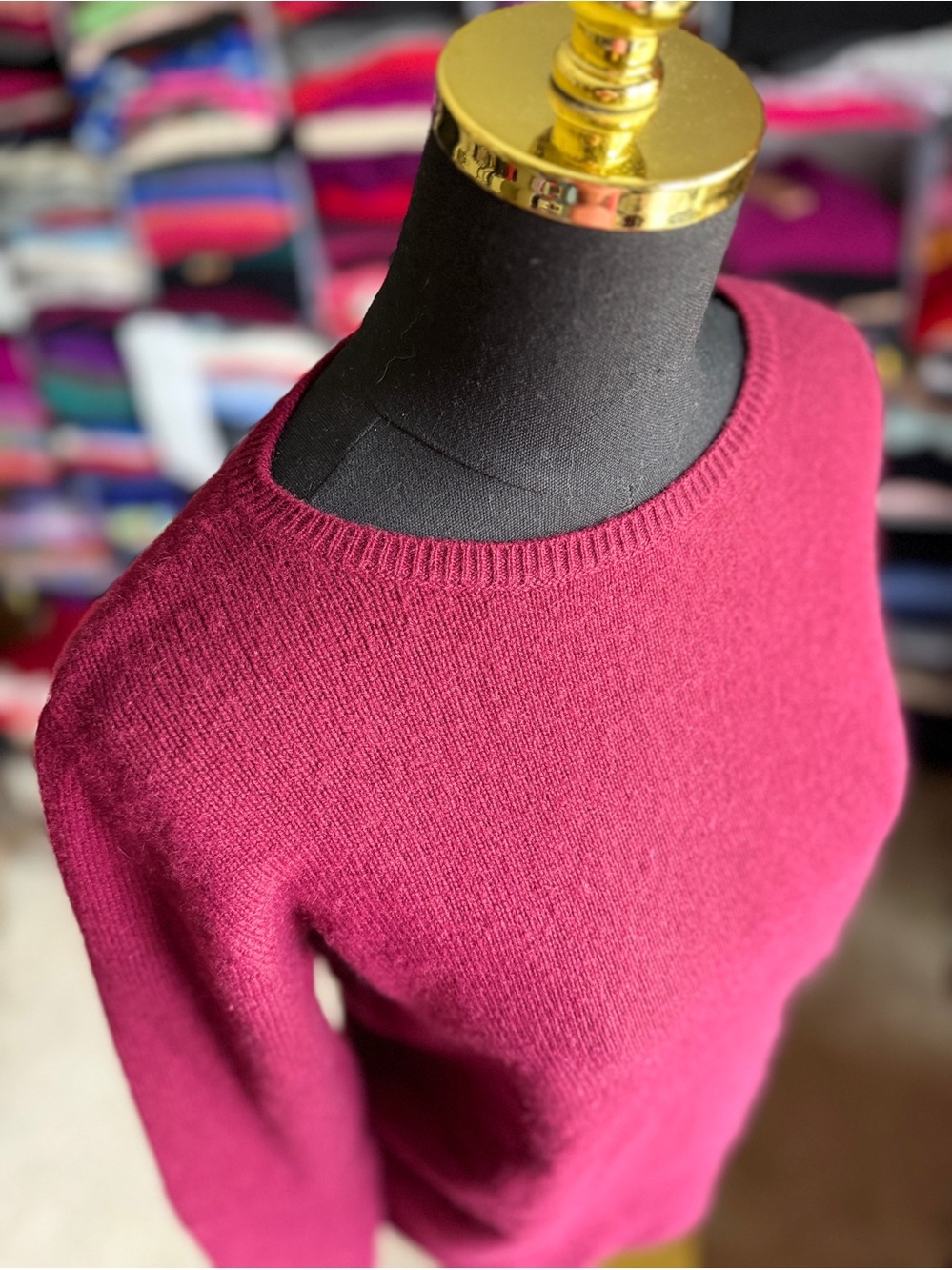 Women's Crewneck Cashmere Sweater in Berry